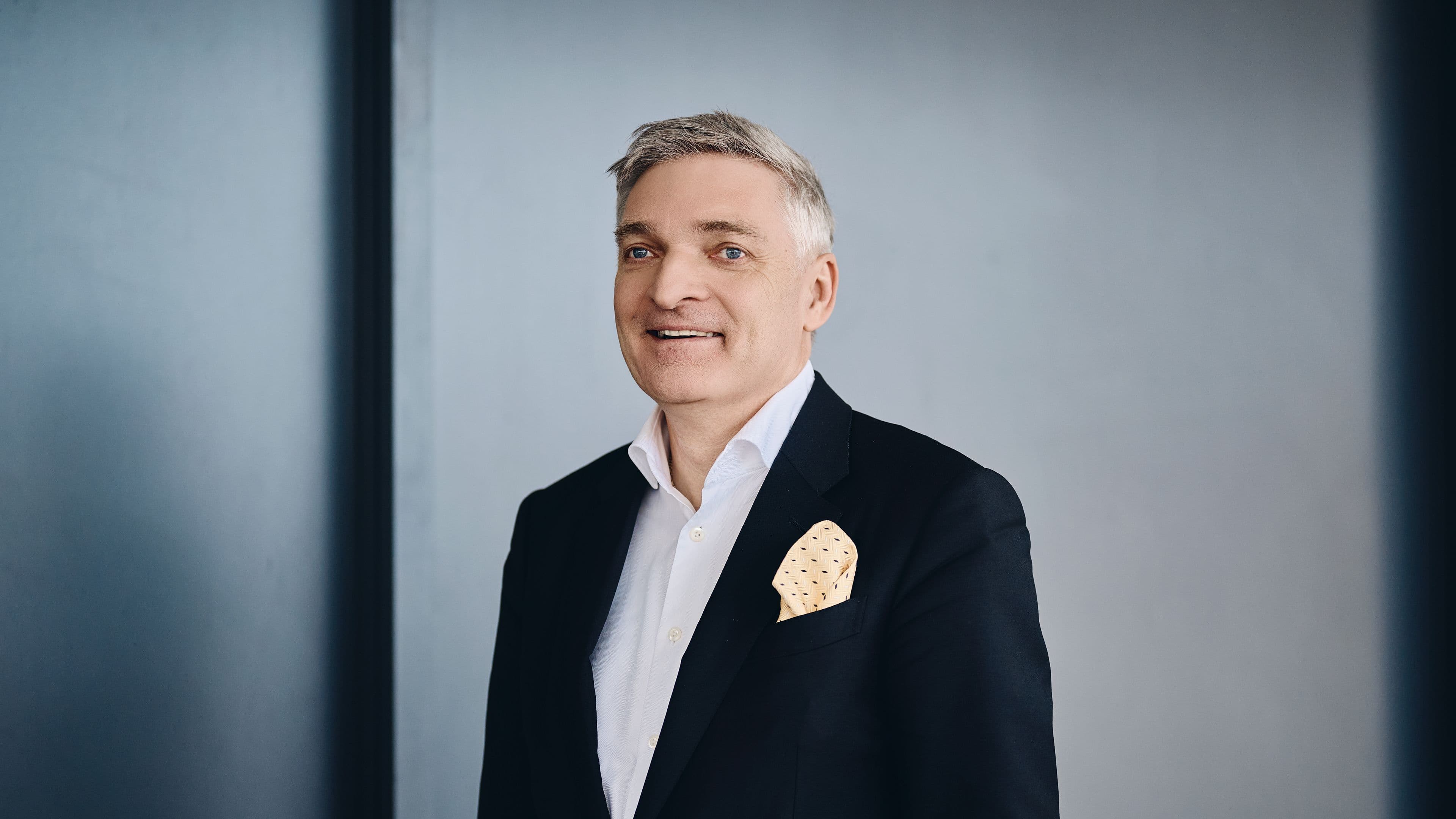 Dr. Andreas Schrettl